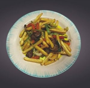Картофель с овощами (Хрустящий картофель с нежным мясом из говядины и овощами)